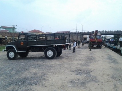 Toàn cảnh khu vực đoàn xe tiêu binh được đưa đến tại ga Đồng Hới